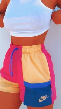 Cute Sportswear, Cute Nike Shorts Outfits, Vetements Shoes, Celana Fashion, Colorful Workout Outfits, Sportswear Outfits, Cute Nike Outfits, Skandinavian Fashion, Cute Comfy Outfits