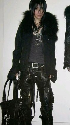 Vkei Style Clothes, Jfashion Male, Vkei Outfit Men, Emo Boy Clothes, Japanese Punk Fashion, Vkei Outfits, Visual Kei Outfits, Metalhead Fashion, Visual Kei Fashion