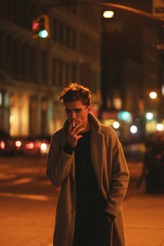 Man Pictures Ideas, Street Photography Portrait Men, Street Photo Ideas Men, Self Portrait Men, Night Street Portrait, Men Poses Photography, Street Portrait Photography, Aesthetic Self Portrait, Night Photography Portrait