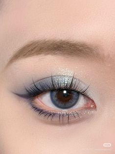 Light Blue Makeup Looks, Halloween Makeuo, Blue Makeup Looks, Japanese Makeup, Types Of Makeup, Eye Makeup Designs, Inspired Makeup, Chernobyl, Kiss Makeup