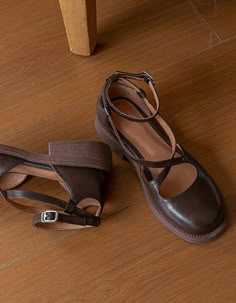 Coffee Black, Walk In The Park, Shoe Inspo, Jane Shoes, 가을 패션, Strap Design, Boho Stil, Mary Jane Shoes