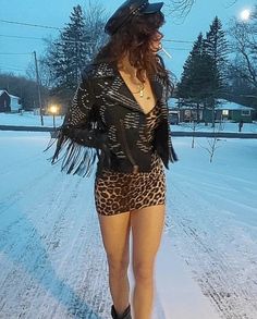 80s Rock Fashion Women, Model Off Duty Style, Rock Star Outfit, Rockstar Style, 80s Outfit, Rock Outfits, Animal Print Fashion, Models Off Duty