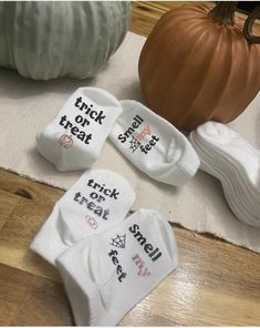 Glitter pink or orange, your call!  Let us know which color on the personalization box :)  Fun first Halloween Socks for baby.  These super cute Halloween socks are great to pair with one of our Halloween bodysuits! I have all sizes up to 24 months. Larger sizes avaiable upon request.  Be sure to order them based on if you want to be able to read them while the baby is crawling or sitting. Feel free to message us if any questions arise. Halloween Socks, Unisex Baby Shower, First Halloween, Baby Socks, Kids Socks, Unisex Baby, Cute Halloween, Baby Shower Gift, Baby Gift