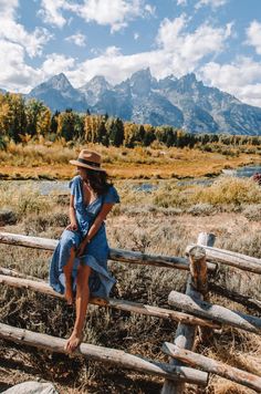 Schwabacher Landing, How To Pose For Pictures, Best Poses, Yellowstone Trip, Visit Usa, Adventure Photos, Hiking Destinations, Usa Travel Guide, Us Road Trip