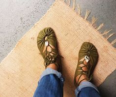 Easy Leather Sandals - Sun Sandals Leather Bracelet Tutorial, Leather Kits, Moccasins Style, Earth Shoes, Handmade Leather Shoes, Minimalist Shoes, Looks Chic