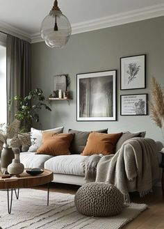 Minimalist Cosy Home, Green Scandinavian Interior, Hygge Design Interiors, Scandinavian Living Room Inspiration, Simple Cozy Living Room, Cozy Scandinavian Living Room, Scandinavian Living Room Ideas, Scandinavian Bedroom Ideas