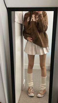 Leg Gap Outfits, Cute Leg Warmers Outfit, Leg Warmers Styling, Hoodie Outfit Skirt, Beige Leg Warmers Outfit, Outfit With Warmers, Leg Warmer Outfit Ideas, Outfits For Leg Warmers, Leg Warmers Outfit Ideas