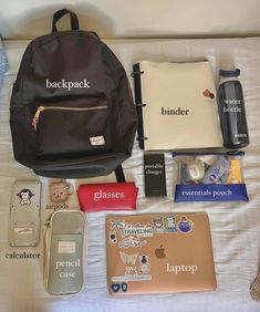 Study Bag College, Pack Bag Aesthetic, Things In Your Bag, What To Pack In My College Bag, School Bag Astethic, Packing School Bag Aesthetic, College School Bag Aesthetic, What I Have In My Bag School, Bag Pack For College