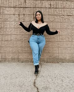 Denise Mercedes, Look Grunge, Chubby Fashion, Jeans Boots, Elegante Casual, Plus Size Fashion For Women, Curvy Girl Fashion, Curvy Girl Outfits, Curvy Outfits