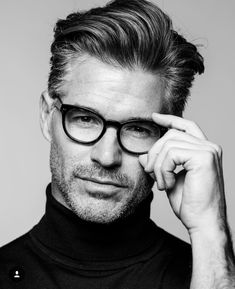 Eric Rutherford, Older Mens Hairstyles, Medium Length Hairstyles, Quiff Hairstyles, Smells Good, Mens Haircuts, Portrait Photography Men, Corte De Cabelo Masculino