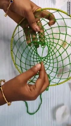 Dream catcher making video Dream Catchers How To Make A, How To Make A Dream Catcher Step By Step, Dream Catcher Diy Easy How To Make, How To Make Dream Catchers, How To Make A Dream Catcher, Dream Catcher Patterns Step By Step, Dreamcatcher Diy Tutorial, Dreamcatcher Making, Dream Catcher Making