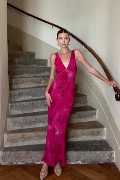 Dress Old Money Aesthetic, Danielle Copperman, Dress Old Money, Aesthetic Old, Gala Outfit, Girl Red Dress, Pink Wedding Dresses, Grad Dresses, Classy Women