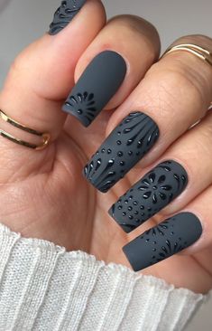 Mental Health Nails Ideas, Grey Gel Nails Ideas, Dark Gray Nail Ideas, Gray Nail Ideas, Amber Nails, Gray Nail, Classy Nail Art Ideas, Bridal Nail Art