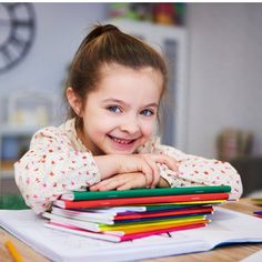 English Classes For Kids, Benefits Of Homeschooling, Reading Homework, Smiling Girl, Book House, Study Techniques, India School, School House, Personality Development