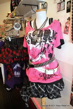 Goth Gifts, How To Impress, Scene Girl, Black Fairy, Catty Noir, 일본 패션, Fairy Skirt, Rawr Xd