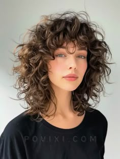 Haircuts for Curly Hair: 33 Styles for Natural Curls, Including Bob, Pixie, and Layered Looks Short Hair Low Taper, Swing Bob Haircut, Corte Shaggy, Layered Curly Haircuts, Low Taper Fade Haircut, Short Natural Curly Hair, Bob Pixie