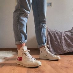 White Cdg Converse Outfit, Comme Converse, Play Converse Outfit, Comme Des Garcons Play Converse, White Converse Outfits, Converse Comme Des Garcons, Play Converse