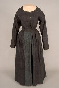 Cotton Calico Work Dress, France, 1835-1860 - Lot 250 $345 Womens Work Fashion, 1830s Fashion, 19th Century Women, Tasha Tudor, 19th Century Fashion, Period Outfit, Victorian Clothing, Clothing And Textile, Costume Collection