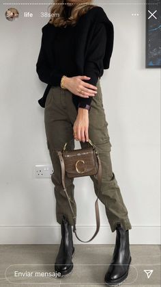 Military Pants Outfit Women, Olive Cargo Pants Outfit, Olive Jeans Outfit, Cargo Outfits Women, Olive Pants Outfit, Military Green Pants, Olive Green Pants Outfit, Cargo Pants Women Outfit, Green Cargo Pants Outfit