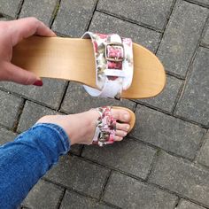 Super comfy and romantic clogs mules from Swed2walk Bridemaids Gift, Dr Scholls Sandals, Mia Sandals, Platform Clogs Shoes, Sandals Wedding, Swedish Clogs, Wooden Sandals, Wood Shoes, Bridemaids Gifts