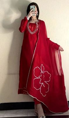 Bridal Suits, Pakistani Women Dresses, Velvet Dress Designs, Dress Book, Desi Fashion Casual, Salwar Kamiz, Fancy Dresses Long, Modest Dresses Casual