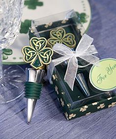 Shamrock / Trinity Love Knot Bottle Stoppers Wine Stopper Favors, Irish Wedding Favors, Irish Theme, Wine Bottle Design, Wedding Favors Cheap, Unique Favors, Beach Wedding Favors