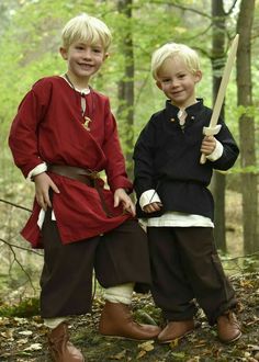 Middle Ages Clothing, Medieval Shirt, Viking Dress, Medieval Clothes, Fair Outfits, Viking Costume, Viking Clothing, Kids Garments, Young Prince