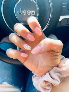 Daisy Acrylic Nails, Chic Nail Art, Fresh Look, Nail Inspo, Acrylic Nails, Manicure, Daisy, Nail Designs, Nail Art