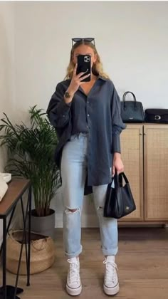 Outfit Ideas For September, Basic College Outfits Winter, Campus Fall Outfits, La Outfit Ideas Fall, Spring Outfit Inspo 2023 Casual, Everyday Basics Outfit, Cute Outfits Simple Casual, Fall 2023 Outfits College, Outfit Ideas Daily