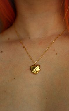 Heart with Huggings hands 18K Gold Stainless Steal 16"