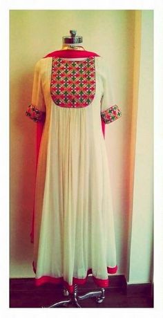 Yoke Designs, Anarkali Tops, Neck Patterns, White Anarkali, Cotton Night Dress, Women Dresses Casual Summer, Yoke Design