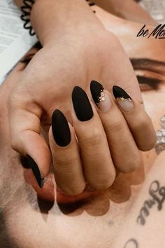 Black Marble Nails, Silver Glitter Nails, Matte Black Nails, Stiletto Nail Art, Gold Glitter Nails, Black Nail Art, Matte Nails Design