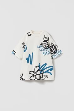 Boys' T Shirts | Explore our New Arrivals | ZARA Spain Brooklyn Shirt, Minimal Shirt Design, Kids Wear Boys, Zara Australia, T Shirt Painting, Hoodie Vest, T Shorts, Shirt Print Design, Fashion Design Sketches