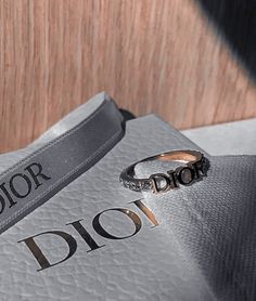 Dior Rings Silver, Dior Ring Aesthetic, Dior Ring Silver, Christian Dior Ring, Ring Dior, Expensive Clothes