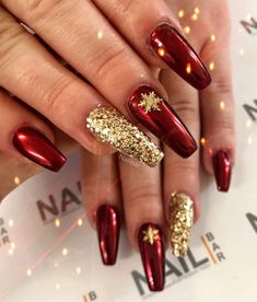 Red And Gold Nails, Red Christmas Nails, Gold Nail, Makijaż Smokey Eye, Christmas Nails Acrylic, Nail Designs Glitter, Coffin Nails Designs, Christmas Nail