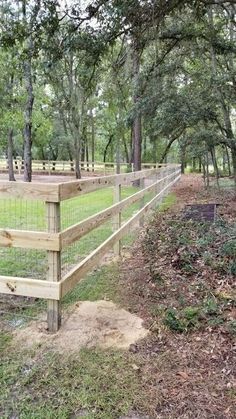 (paid link) Dog Fence Panels outside Dog Fence For little Dogs outside Fencing, external Dog, Winter Rustic Wood Fence Ideas, Cheapest Fence Ideas, Farm Backyard, Landscaping Entrance, Fences Ideas, Wood Fences, Horse Fencing