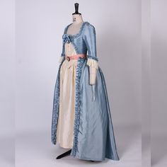 1700s Women's Rococo Floral Gown Dress Robe a la Anglaise Medieval Victorian Historical Vintage Ball 17th Century Dress, Floral Gown Dress, Vintage Ball Gowns, Royal Core, Floral Gown, Old Dresses, Dress Robes, Rococo, Gowns Dresses