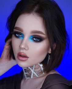 Blue Glam Eye Makeup, Dark Glam Makeup, Types Of Makeup Styles, Makeup Unique, Colorful Eyeliner, Rock Makeup, Punk Makeup, Pride Makeup, Types Of Makeup