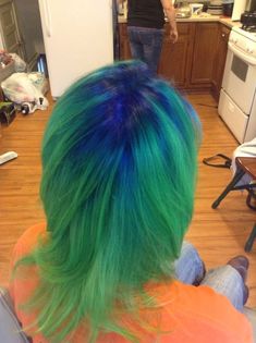 Blue Hair With Green Tips, Blonde And Neon Green Hair, Neon Hair Ideas, Green And Blue Hair Color, Crazy Hair Dye, Hair Colors Short Hair, Green And Blue Hair, Blue And Green Hair, Purple And Green Hair