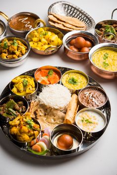 Indian Platter, Thali Ideas, South Indian Dishes, Indian Thali, Dishes Recipe