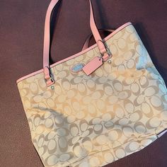 Coach Cream/Beige And Light Pink Shoulder Bag. Used Once Or Twice. No Wear. City Tote Bag, Coach Tote Bag, Bags For School, Beige And Pink, Pretty Purses, Pink Shoulder Bag, Coach Tote Bags, Tote Bags For School, Coach Tote