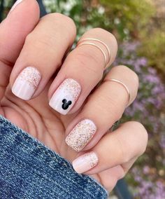 Simple Disney Nails Short, Pixar Nails, Early Fall Nail Colors, Disney Gel Nails, Simple Disney Nails, Minnie Nails, Disney World Nails, Christmas Disneyland, Disney Themed Nails