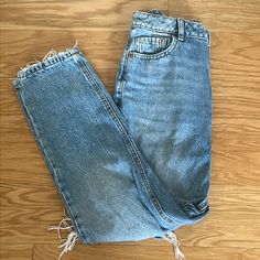 Super Cute Jeans In Great Condition! Never Worn, Washed Once Right After I Purchased Them. Size 26! Dynamite Clothing, Ultra High Waisted Jeans, Working Out Outfits, Clothes Jeans, Cute Outfits For School, High Waisted Mom Jeans, Black High Waist, School Fits, Cute Jeans