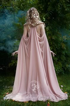 This Wedding Cover Ups & Scarves item by FireflyPath has 5283 favorites from Etsy shoppers. Ships from Los Angeles, CA. Listed on Aug 15, 2024 Elven Cape, Lace Hood, Pallas Couture, Fantasy Dresses, Fantasy Gowns, فستان سهرة, Fantasy Costumes, Romantic Look, Fantasy Dress