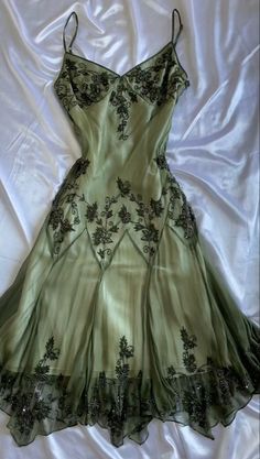 Dark Green Vintage Dress, 22th Birthday, Clothing Aesthetics, Green Prom Dresses, Whimsical Dress, Green Prom, Floral Prom Dresses, Dream Outfits