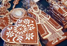 some very pretty decorated cookies on a table