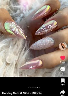 Almond Celestial Nails, Light Color Christmas Nails, Xmas Glitter Nails, Winter Nail Designs Glitter, Christmas/new Year Nail Designs, Cute Simple Christmas Nail Designs, Christmas Nails Stiletto Glitter, Christmas Nail Designs Red And Gold, Blue Festive Nails