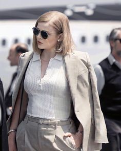 Sarah Snook Succession, Shiv Succession, Succession Outfits, Succession Fashion, Cold Fashion