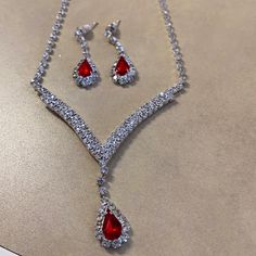 Pretty Crystal Costume Princess Red Droplet Necklace And Earrings. Red Stone Jewellery Set, Streamer Outfits, Expensive Necklaces, Red Stone Jewelry, Crystal Costume, Princess Accessories, Droplet Necklace, Quinceanera Jewelry, Red Jewellery