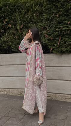 Suit Designs Pakistani, Walima Dresses, Eid Pics, Suits Party Wear, Shadi Dresses, Dresses Pakistani, Desi Fits, Salwar Kamiz, Casual Indian Fashion